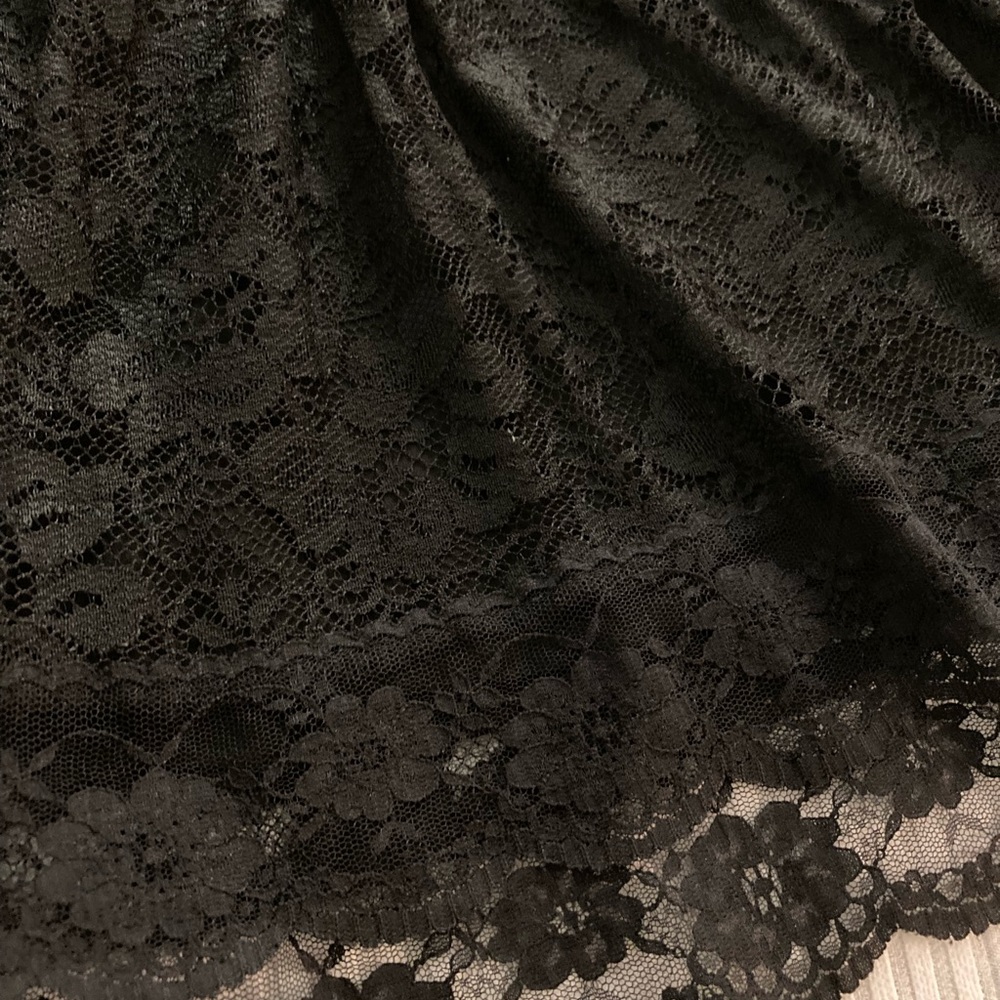 Lace skirt
